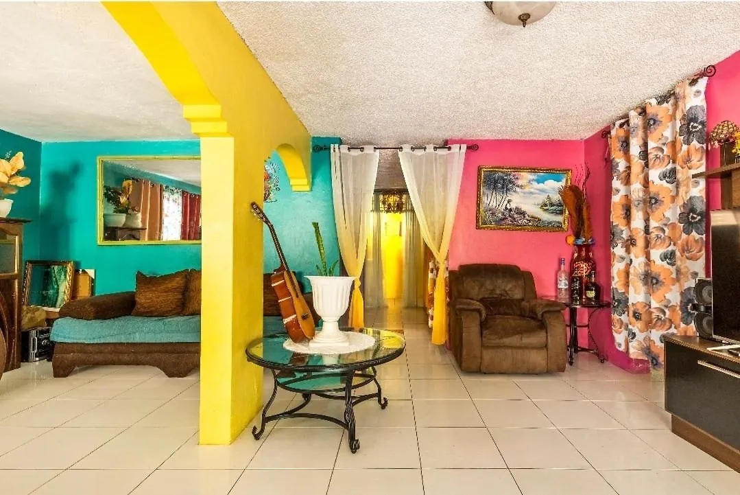 Homestay szállás Colorful Private Room Oasis Montego Bay